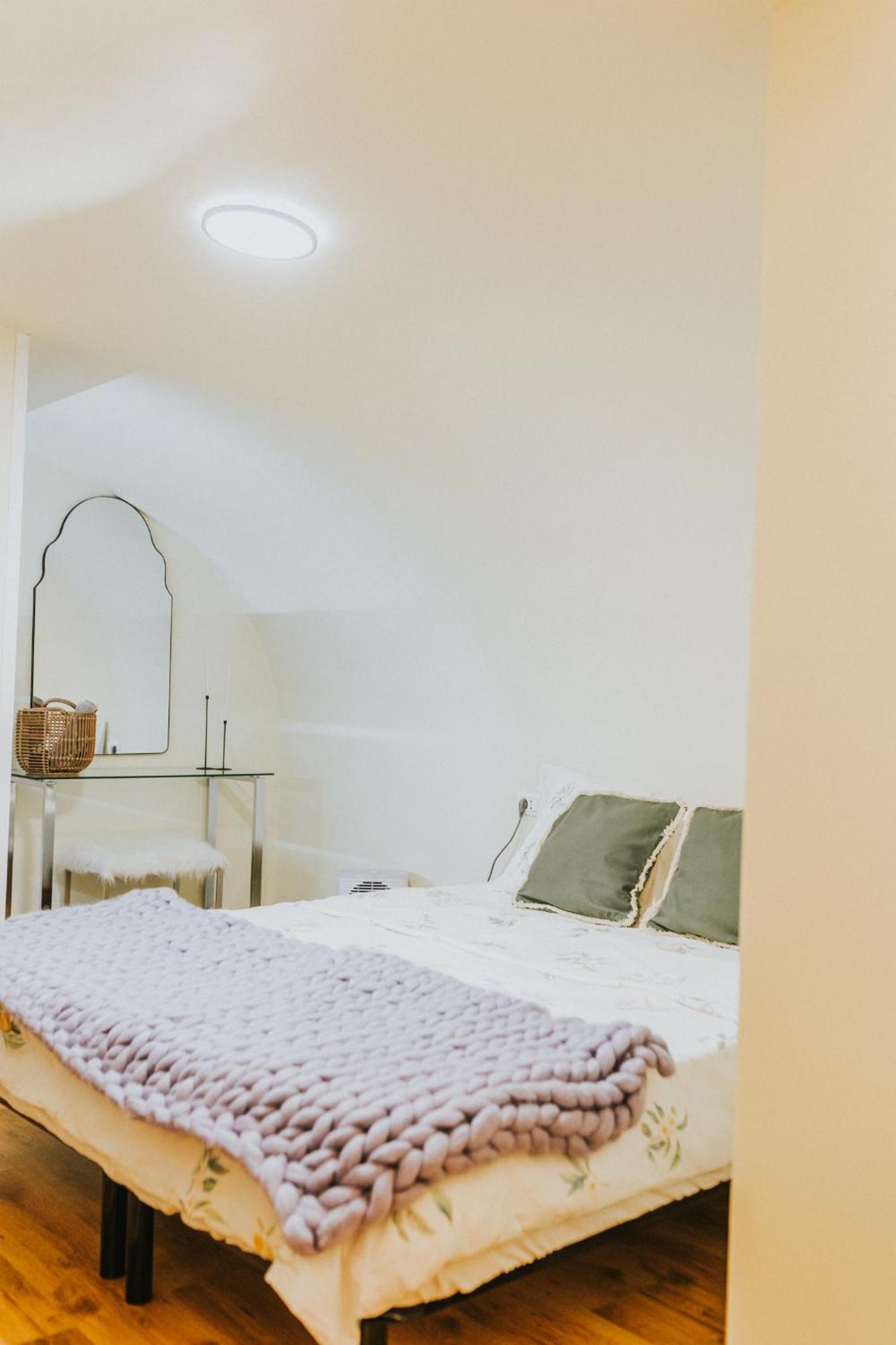 Locart -Cozy Downtown Apartment, Near Black Church With Free Wi-Fi Брашов Екстериор снимка